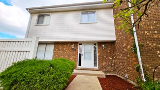 920 White Oak Ln Unit 1, University Park, IL 60484