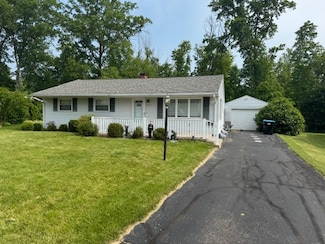 895 Donna Dr, Hermitage, PA 16148