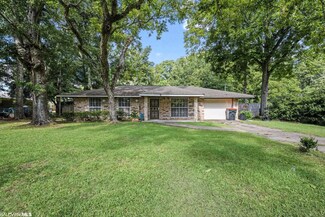 913 McGee Cir, Bay Minette, AL 36507