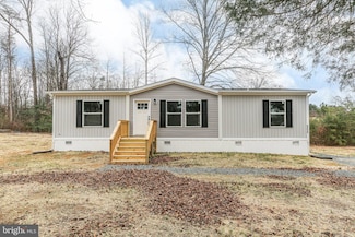 9239 Kings Dr, King George, VA 22485