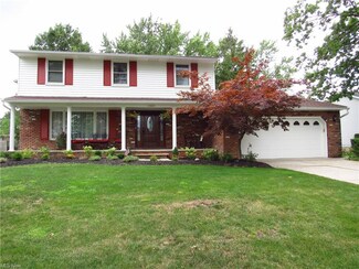 13871 Indian Creek Dr, Middleburg Heights, OH 44130