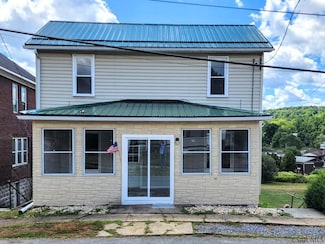 2222 Jackson Ave, Windber, PA 15963
