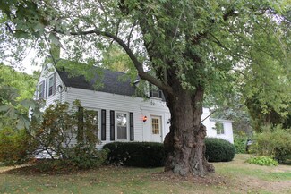 147 Whipple Rd, Kittery, ME 03904