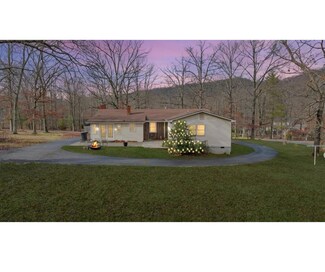 4251 Bluebird Ln, Salem, VA 24153