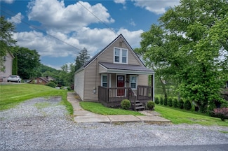 220 South St, Evans City, PA 16033