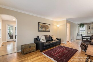 614 Wilton Ct, Ann Arbor, MI 48103