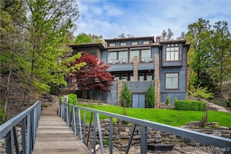32 Wild Pine Ct, Sunrise Beach, MO 65079