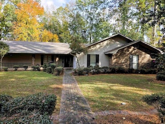 12 Elmwood Cir, Pine Bluff, AR 71603