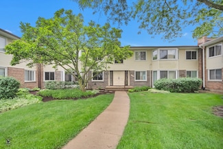 3030 Roberts Dr Unit 4, Woodridge, IL 60517