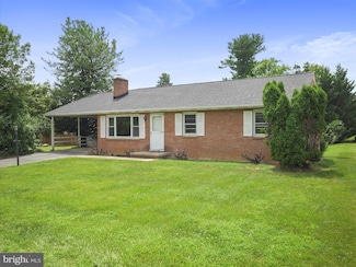 9706 Chapelwood Ln, Hagerstown, MD 21740