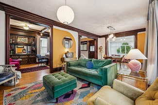 2742 Dupont Ave S, Minneapolis, MN 55408