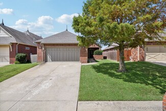 528 N Willow Ct, Jenks, OK 74037