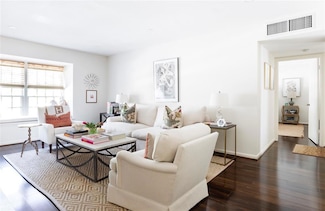 143 Woodmere Square NW, Atlanta, GA 30327