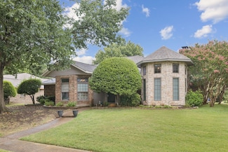 2402 Crestview Dr, McKinney, TX 75071