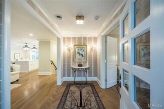 938 Lay Rd, Saint Louis, MO 63124