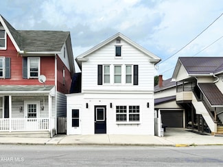 304 E 2nd St, Williamsburg, PA 16693
