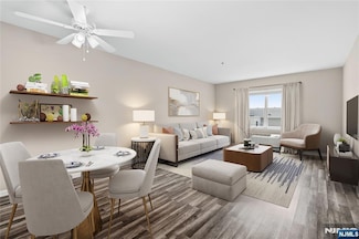 905 River Rd Unit 222, Edgewater, NJ 07020