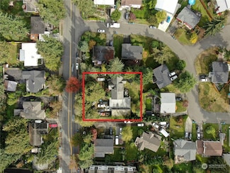 18534 Meridian Ave N, Shoreline, WA 98133
