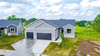 2908 Prairieside Place, Norwalk, IA 50211