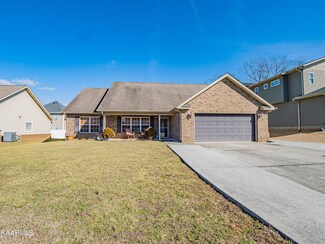 920 Mackenzie Dr, Maryville, TN 37804