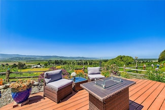 2275 Crest Dr, Fortuna, CA 95540