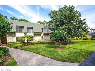 725 Wildwood Ln Unit 725, Naples, FL 34105