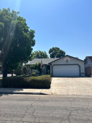 705 W Rita St, Farmersville, CA 93223
