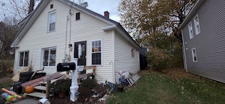 4 Sewall St, Livermore Falls, ME 04254