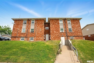 3567 Kimberly Downs Rd, Davenport, IA 52807