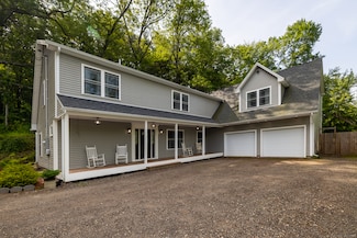 41 Secret Lake Rd, Canton, CT 06019