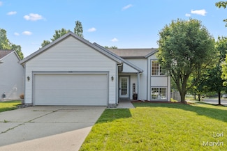 704 Pecan Ct NW, Grand Rapids, MI 49504