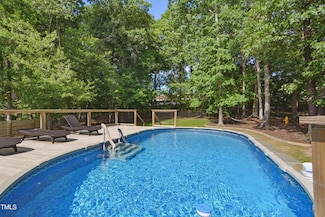 7824 Hemlock Ct, Raleigh, NC 27615