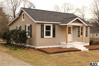 1204 13th St NE, Hickory, NC 28601