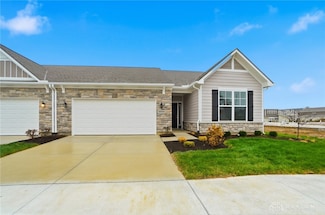 4222 Ellason Ct, Centerville, OH 45440