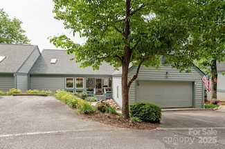 104 Sunny View Ln, Flat Rock, NC 28731