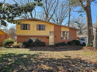 1608 Carfax Dr, Charlotte, NC 28216