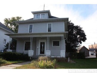 633 1st St, Kenyon, MN 55946
