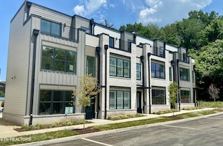 374 Mccormick St, Knoxville, TN 37920