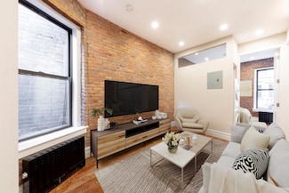 119 Christopher St Unit 21, New York, NY 10014