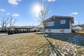 3907 Richard Dr NE, Cedar Rapids, IA 52402