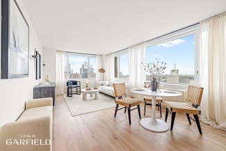 322 W 57th St Unit 43B, New York, NY 10019