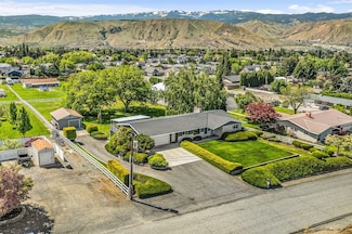 1920 Glen St NE, East Wenatchee, WA 98802