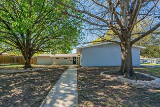821 La Roche St, Grand Prairie, TX 75050