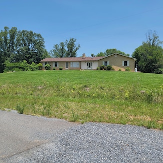 1160 Moorman Rd, Hardy, VA 24101
