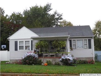 992 Sunset Way, Keyport, NJ 07735