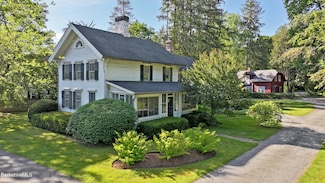 49 Main St, Stockbridge, MA 01262