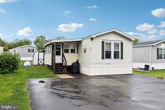 290 Poplar Dr, Quakertown, PA 18951