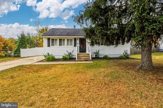 512 Lake Ave, Williamstown, NJ 08094