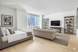 322 W 57th St Unit 38Q, New York, NY 10019