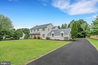 101 Viewpoint Dr, Downingtown, PA 19335